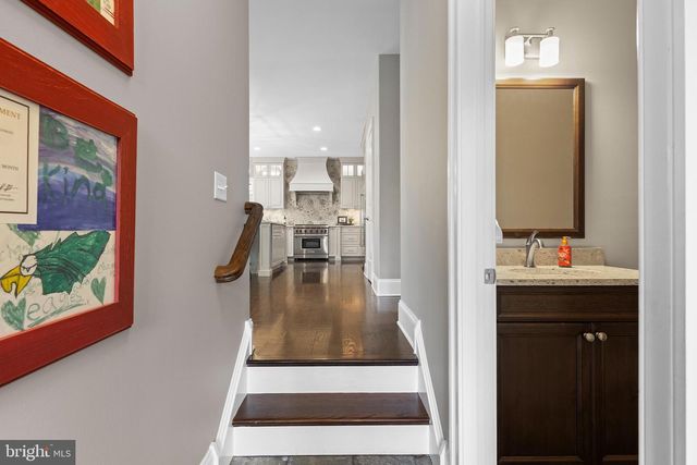 2207 WHITE HORSE RD, Berwyn, PA 19312