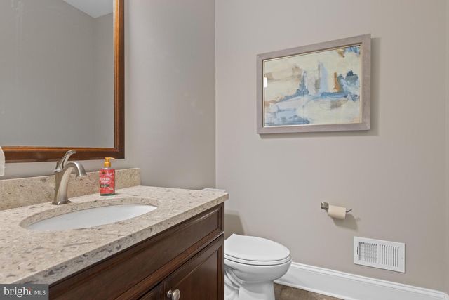 2207 WHITE HORSE RD, Berwyn, PA 19312