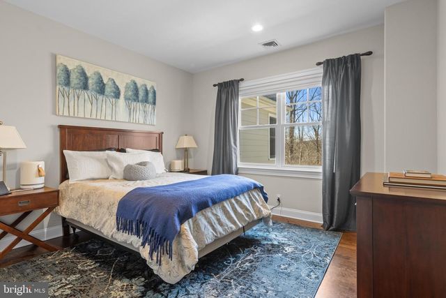 2207 WHITE HORSE RD, Berwyn, PA 19312