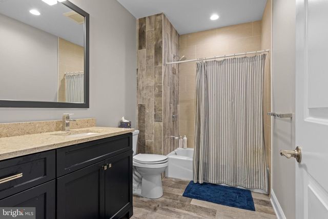 2207 WHITE HORSE RD, Berwyn, PA 19312
