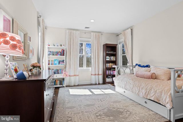 2207 WHITE HORSE RD, Berwyn, PA 19312