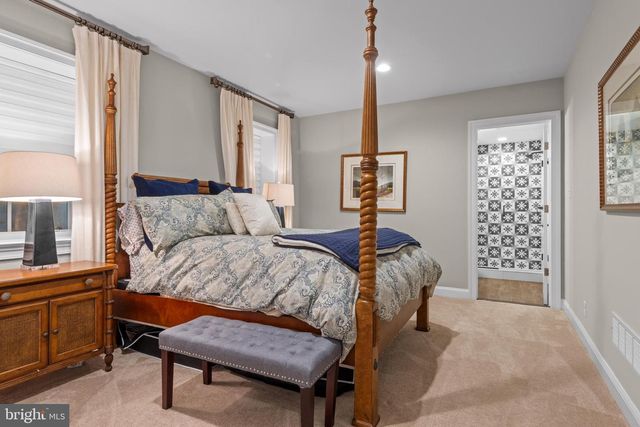 2207 WHITE HORSE RD, Berwyn, PA 19312