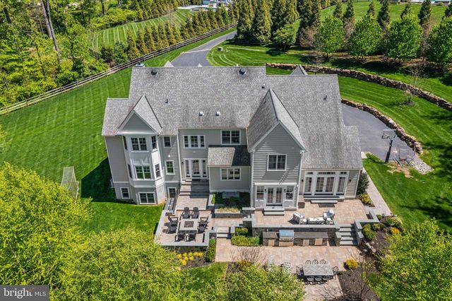 2207 WHITE HORSE RD, Berwyn, PA 19312