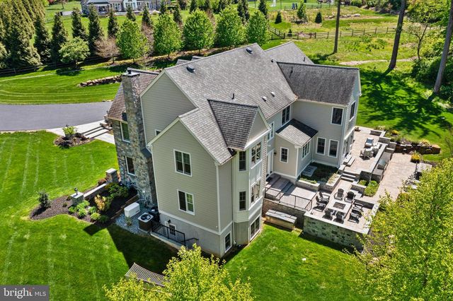 2207 WHITE HORSE RD, Berwyn, PA 19312
