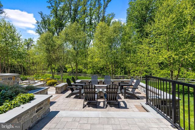2207 WHITE HORSE RD, Berwyn, PA 19312