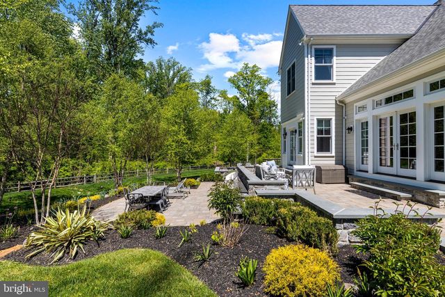 2207 WHITE HORSE RD, Berwyn, PA 19312