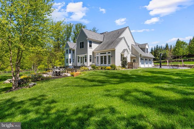 2207 WHITE HORSE RD, Berwyn, PA 19312