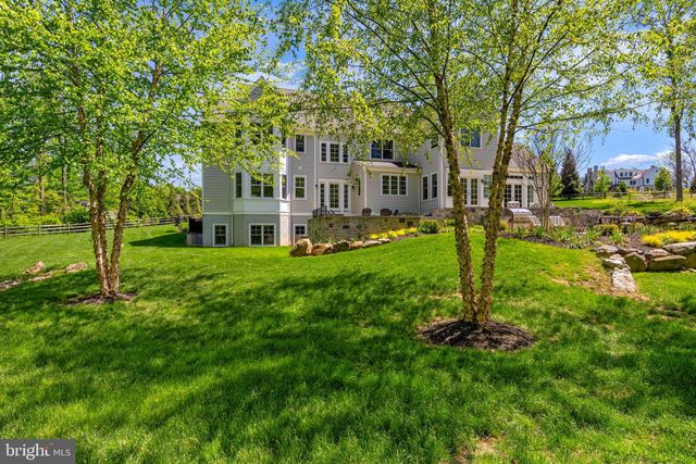 2207 WHITE HORSE RD, Berwyn, PA 19312