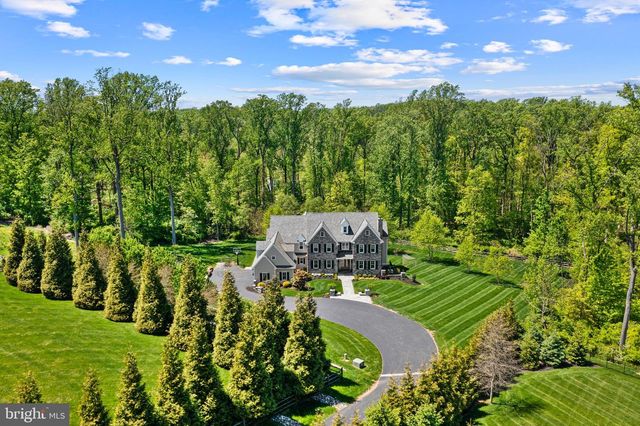 2207 WHITE HORSE RD, Berwyn, PA 19312