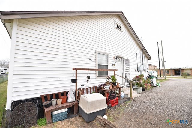 120 Haviland Street, Port Lavaca, TX 77979