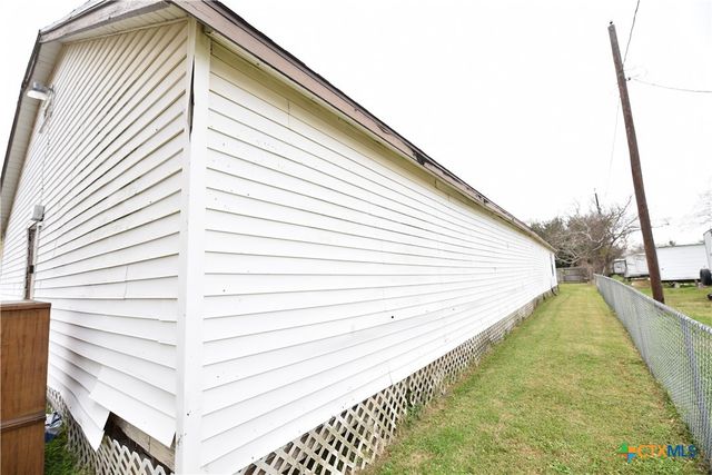 120 Haviland Street, Port Lavaca, TX 77979