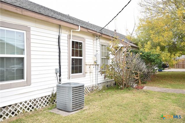 120 Haviland Street, Port Lavaca, TX 77979