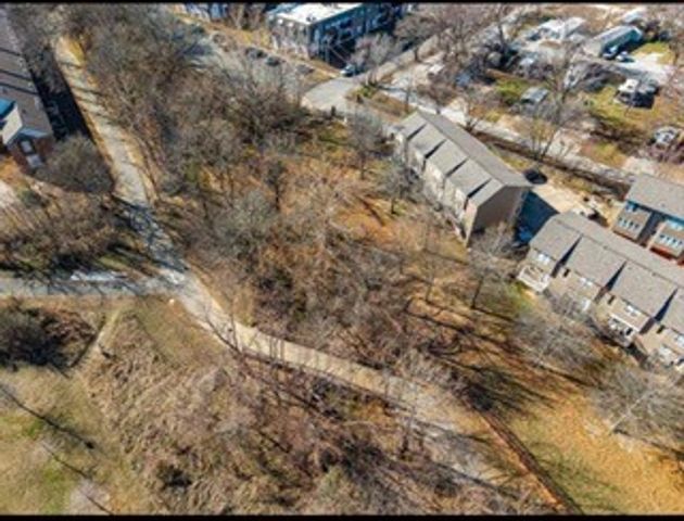 1850 N Scull Creek Drive, Fayetteville, AR 72703