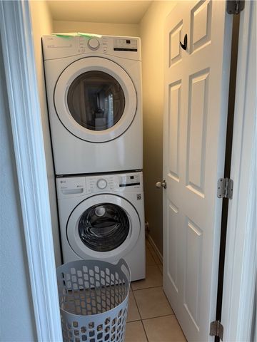 1850 N Scull Creek Drive, Fayetteville, AR 72703