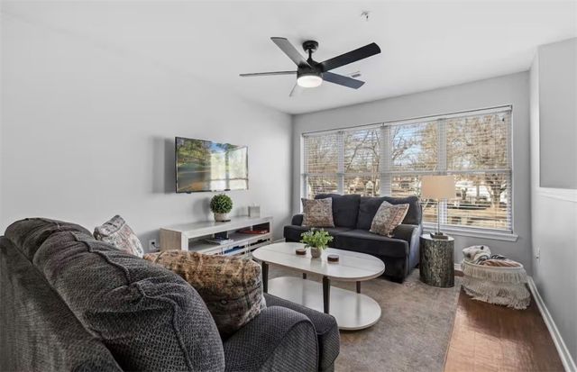 1850 N Scull Creek Drive, Fayetteville, AR 72703