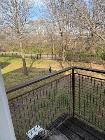 1850 N Scull Creek Drive, Fayetteville, AR 72703