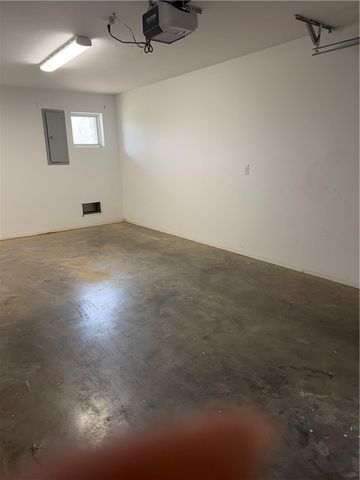 1850 N Scull Creek Drive, Fayetteville, AR 72703