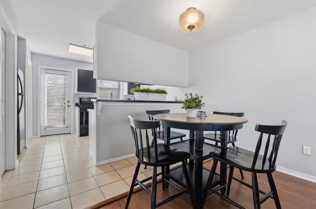 1850 N Scull Creek Drive, Fayetteville, AR 72703