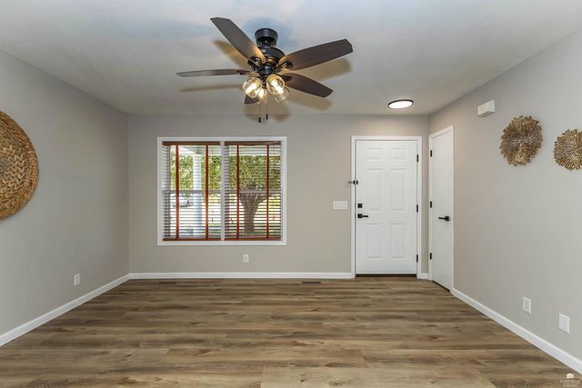 220 Brookmont Drive, Manhattan, KS 66502