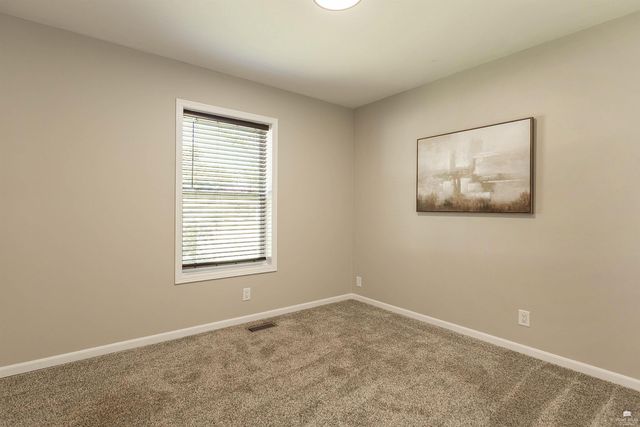 220 Brookmont Drive, Manhattan, KS 66502