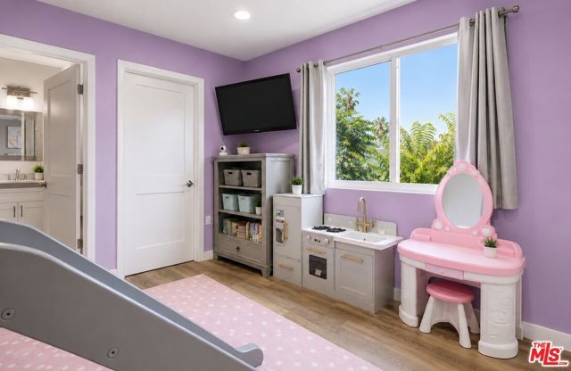 14321 Irma Way, Los Angeles, CA 91405