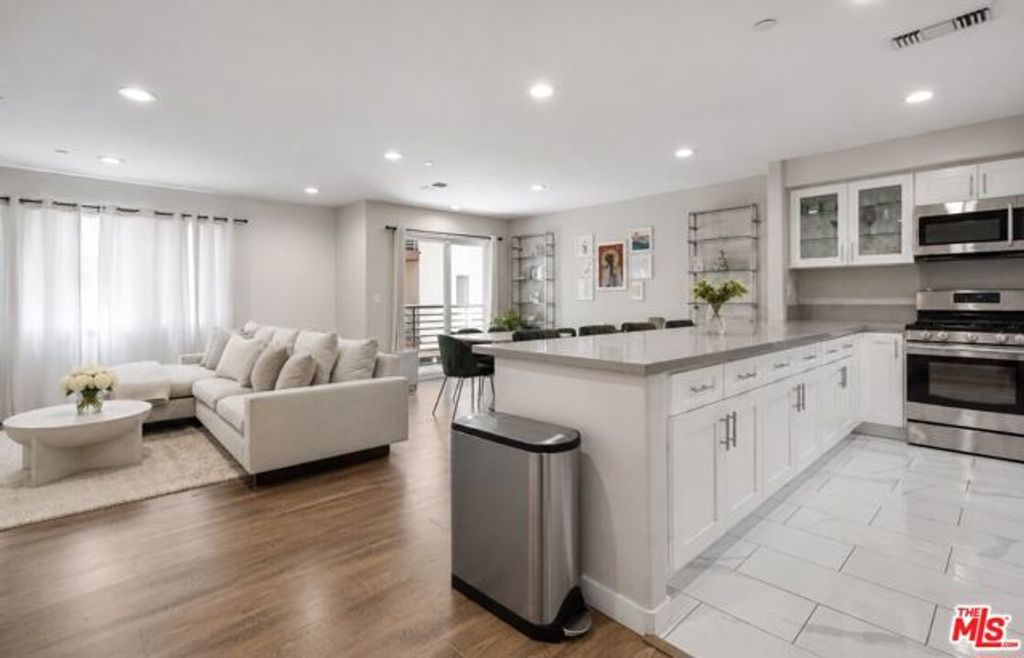 14321 Irma Way, Los Angeles, CA 91405