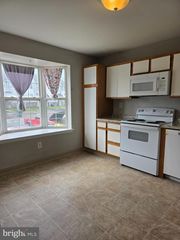 12 AUCKLAND DR, Newark, DE 19702