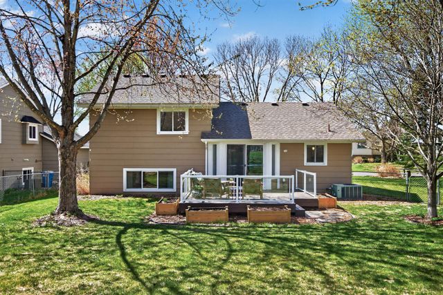 9510 Parkside Trail, Champlin, MN 55316