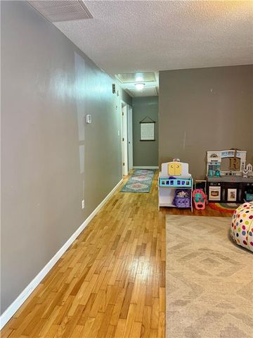711 Conger Avenue, Burlington, KS 66839