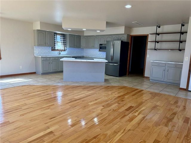711 Conger Avenue, Burlington, KS 66839