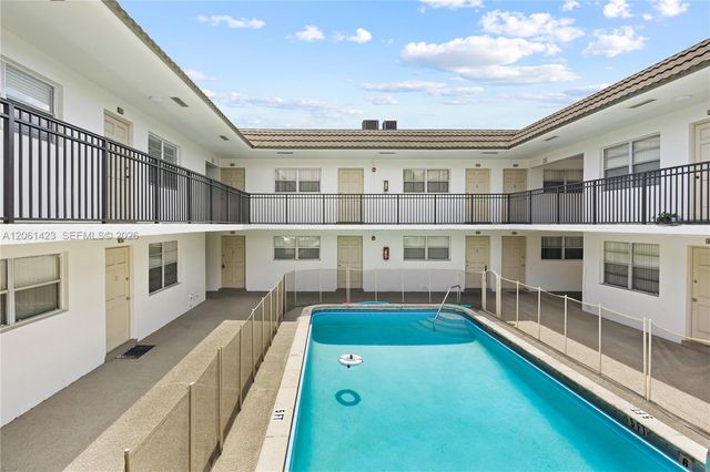 4933 Hollywood Boulevard 201, Hollywood, FL 33021