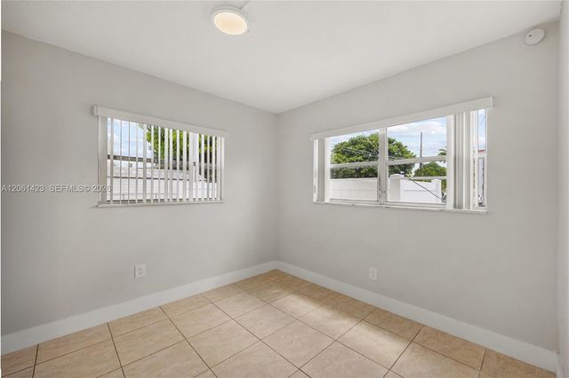 4933 Hollywood Boulevard 201, Hollywood, FL 33021