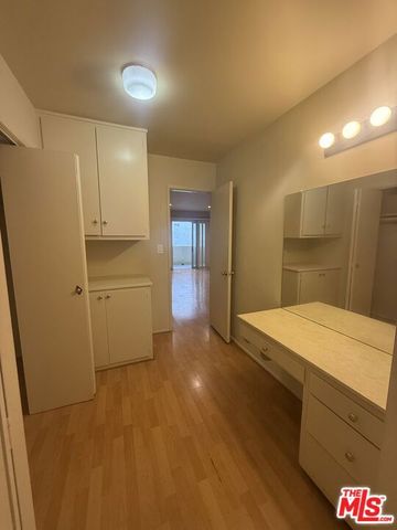 1166 Amherst Avenue 6, Los Angeles, CA 90049