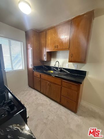 1166 Amherst Avenue 6, Los Angeles, CA 90049