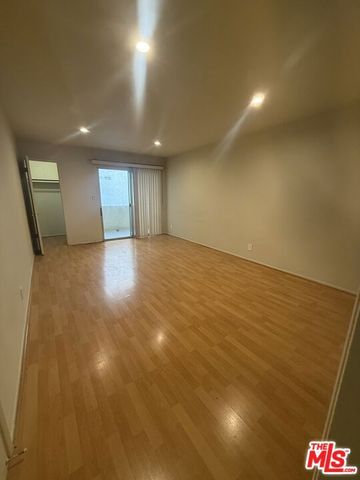 1166 Amherst Avenue 6, Los Angeles, CA 90049