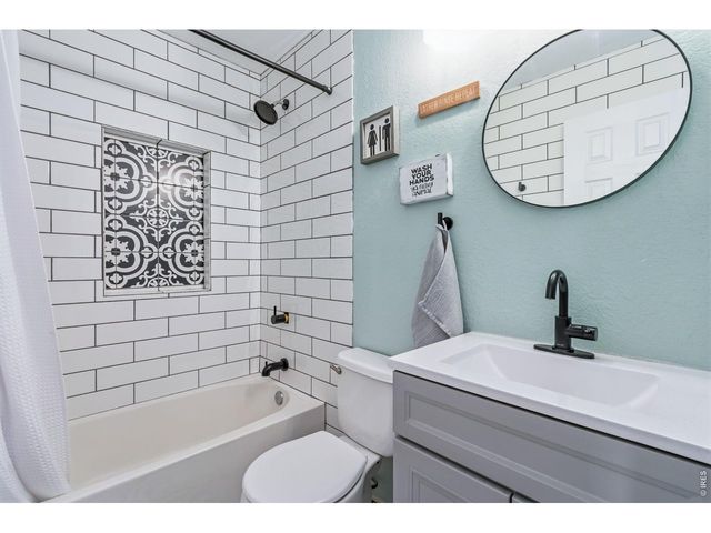 4220 Promontory Ct, Loveland, CO 80537