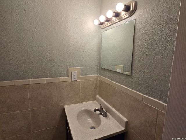 1718 Commercial, San Antonio, TX 78221
