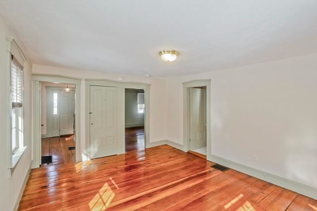 172 Main St, Wilbraham, MA 01095