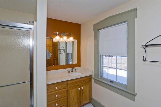 172 Main St, Wilbraham, MA 01095