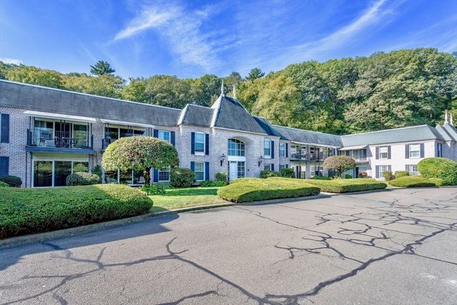 324 Russell Road 204, Westfield, MA 01085