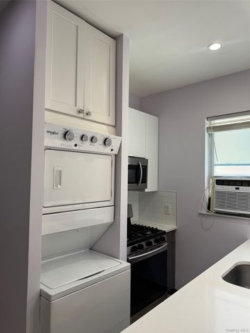 7305 Metropolitan Avenue, Middle Village, NY 11379