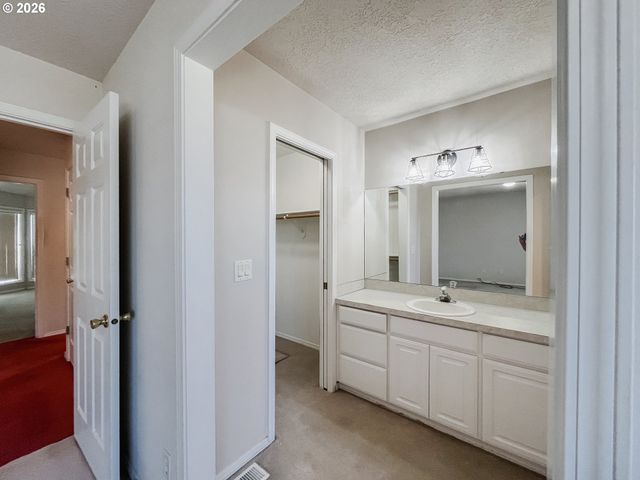 1325 INDEPENDENCE Ave, Woodburn, OR 97071