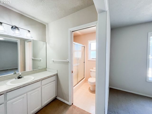 1325 INDEPENDENCE Ave, Woodburn, OR 97071
