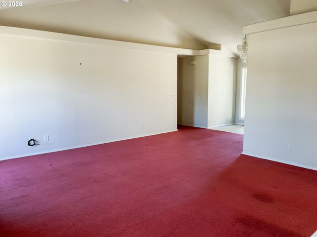 1325 INDEPENDENCE Ave, Woodburn, OR 97071