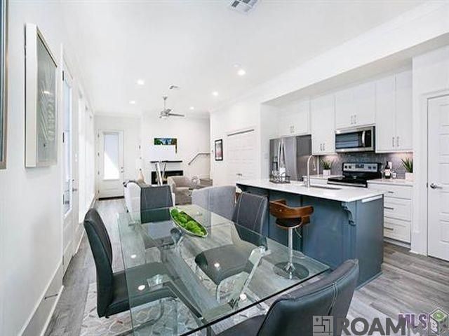 2001 Red Stick Dr, Baton Rouge, LA 70815