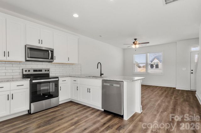 105 Indian Wells Court, Harmony, NC 28634