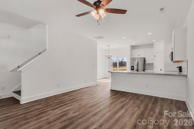 105 Indian Wells Court, Harmony, NC 28634