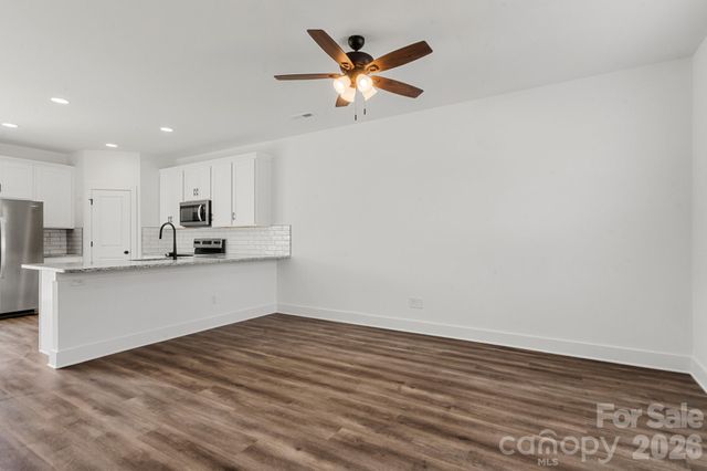 105 Indian Wells Court, Harmony, NC 28634