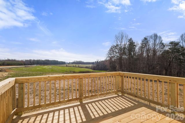 105 Indian Wells Court, Harmony, NC 28634
