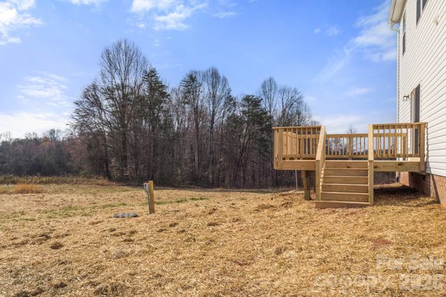 105 Indian Wells Court, Harmony, NC 28634
